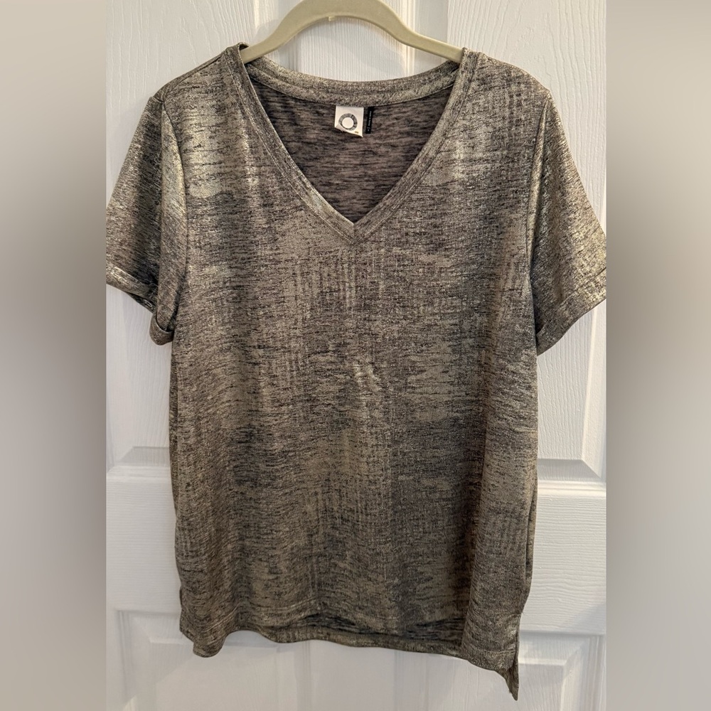 V-Neck Short Sleeve Tee - Metallic Gold/Black